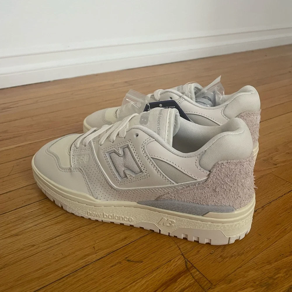 Aime Leon Dore New Balance P550 Basketball Oxfords in White - Picture 4 of 6